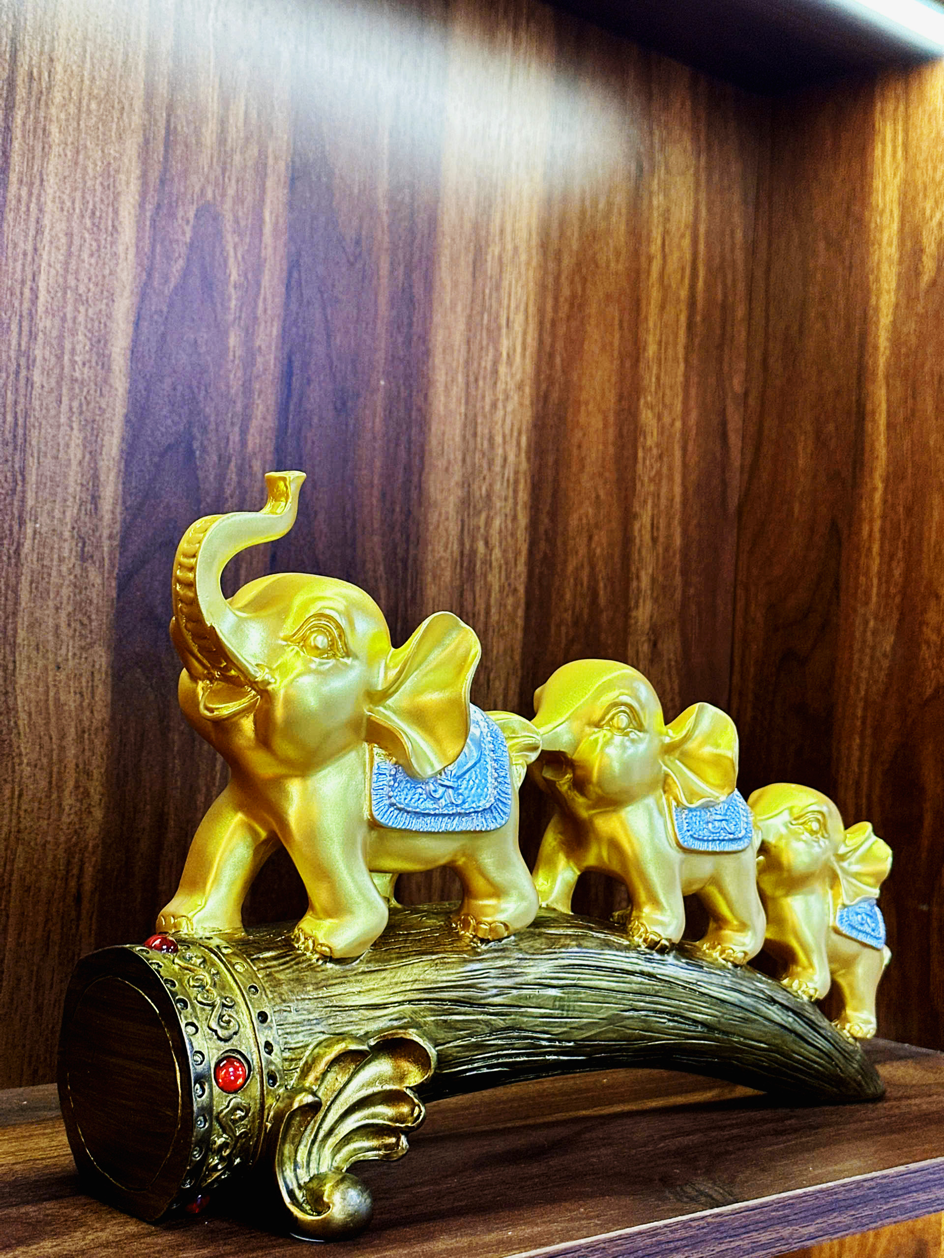 Tượng Gia Đình Voi Ấm Áp - Ảnh 2