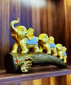 Tượng Gia Đình Voi Ấm Áp