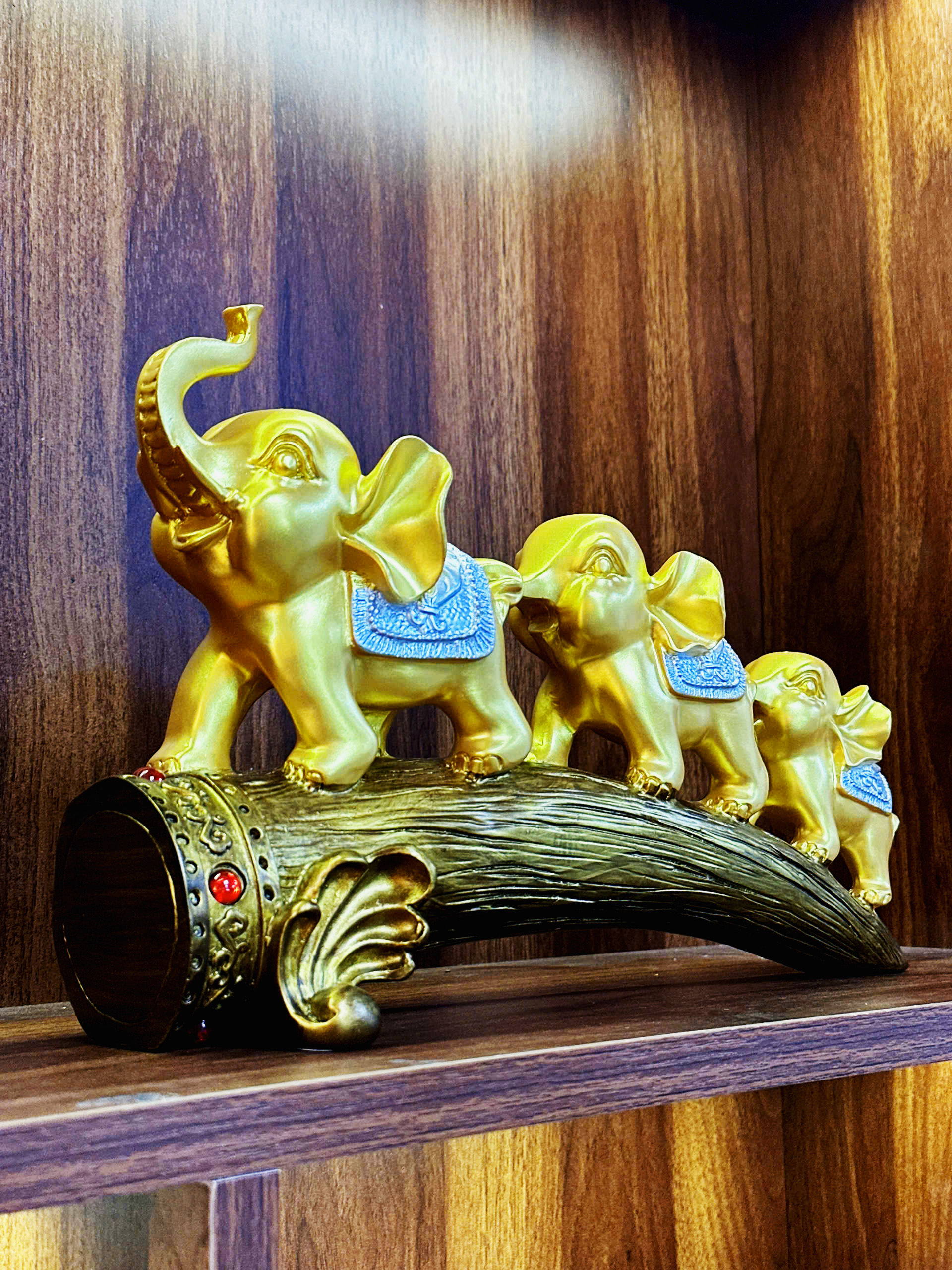 Tượng Gia Đình Voi Ấm Áp